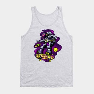 astronaut playing skateboard Tank Top